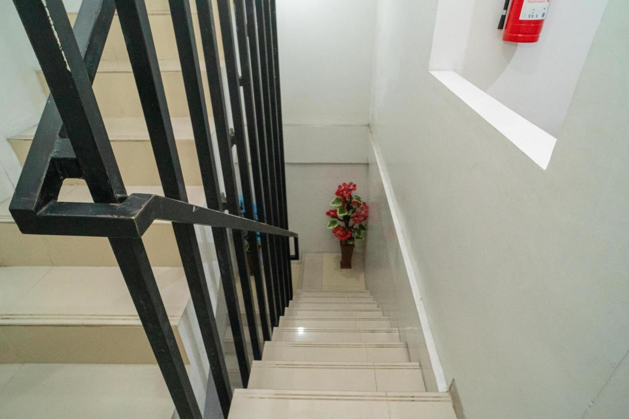 Reddoorz At Merr Rungkut Jl Gunung Anyar Gununganjar المظهر الخارجي الصورة
